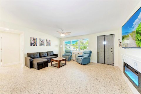 Villa ou maison à vendre à Holmes Beach, Floride: 3 chambres, 104.79 m2 № 2418835 - photo 9
