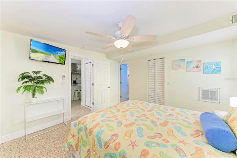 Villa ou maison à vendre à Holmes Beach, Floride: 3 chambres, 104.79 m2 № 2418835 - photo 18