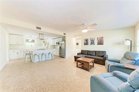 Villa ou maison à vendre à Holmes Beach, Floride: 3 chambres, 104.79 m2 № 2418835 - photo 5