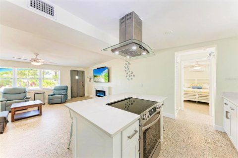 Villa ou maison à vendre à Holmes Beach, Floride: 3 chambres, 104.79 m2 № 2418835 - photo 13