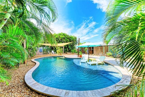 Villa ou maison à vendre à Holmes Beach, Floride: 3 chambres, 104.79 m2 № 2418835 - photo 3