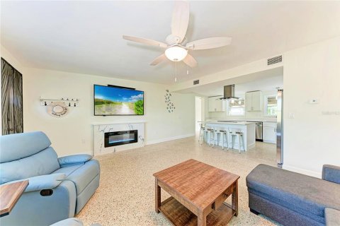 Villa ou maison à vendre à Holmes Beach, Floride: 3 chambres, 104.79 m2 № 2418835 - photo 10