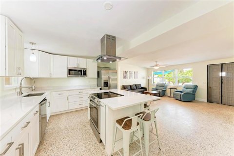 Villa ou maison à vendre à Holmes Beach, Floride: 3 chambres, 104.79 m2 № 2418835 - photo 11