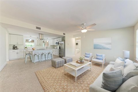 Villa ou maison à vendre à Holmes Beach, Floride: 3 chambres, 104.79 m2 № 2418835 - photo 4