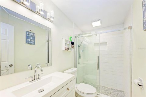 Villa ou maison à vendre à Holmes Beach, Floride: 3 chambres, 104.79 m2 № 2418835 - photo 28