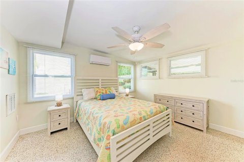 Villa ou maison à vendre à Holmes Beach, Floride: 3 chambres, 104.79 m2 № 2418835 - photo 17