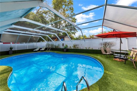 House in Tampa, Florida 4 bedrooms, 153.01 sq.m. № 2231684 - photo 11