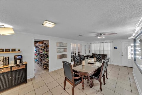 House in Tampa, Florida 4 bedrooms, 153.01 sq.m. № 2231684 - photo 29