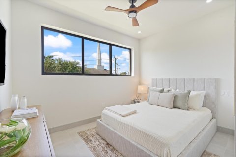 Townhouse in Fort Lauderdale, Florida 4 bedrooms, 390.19 sq.m. № 2190082 - photo 25