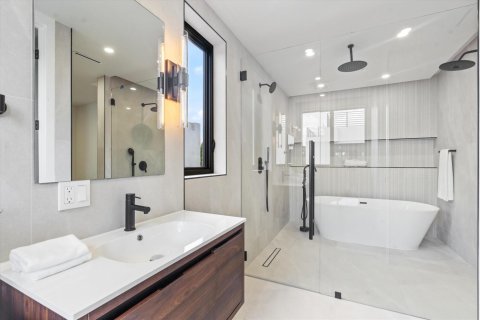 Townhouse in Fort Lauderdale, Florida 4 bedrooms, 390.19 sq.m. № 2190082 - photo 20