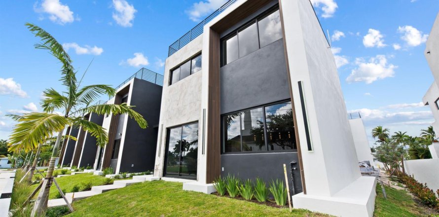 Townhouse in Fort Lauderdale, Florida 4 bedrooms, 390.19 sq.m. № 2190082