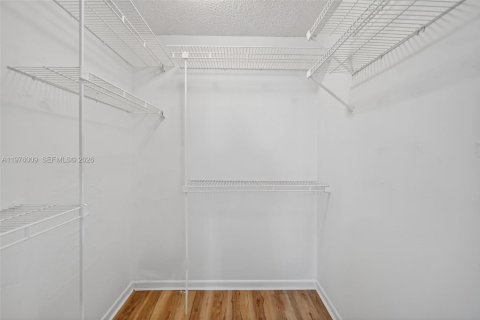 Condo in Lauderdale Lakes, Florida, 2 bedrooms  № 2040283 - photo 25