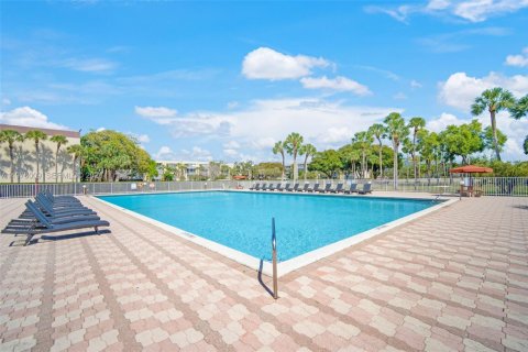 Condo in Lauderdale Lakes, Florida, 2 bedrooms  № 2040283 - photo 11