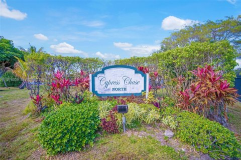 Condo in Lauderdale Lakes, Florida, 2 bedrooms  № 2040283 - photo 5