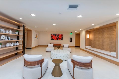 Condo in Key Biscayne, Florida, 3 bedrooms  № 2047378 - photo 24