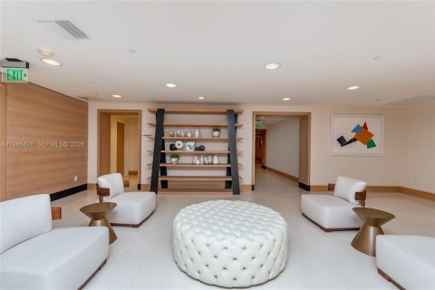Condo in Key Biscayne, Florida, 3 bedrooms  № 2047378 - photo 23