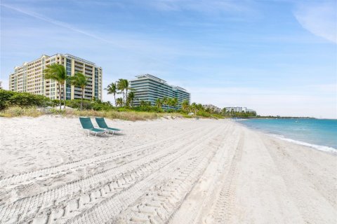 Condo in Key Biscayne, Florida, 3 bedrooms  № 2047378 - photo 17