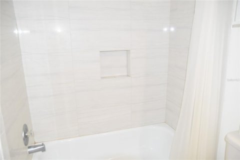 Снять в аренду кондоминиум в Альтамонте-Спрингс, Флорида 6 комнат, 93.09м2, № 1916804 - фото 17