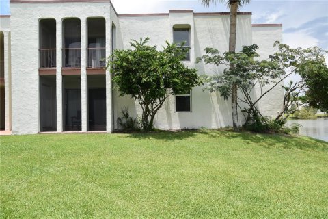 Снять в аренду кондоминиум в Альтамонте-Спрингс, Флорида 6 комнат, 93.09м2, № 1916804 - фото 3