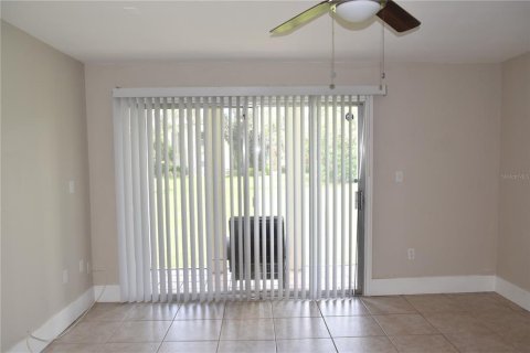 Снять в аренду кондоминиум в Альтамонте-Спрингс, Флорида 6 комнат, 93.09м2, № 1916804 - фото 9