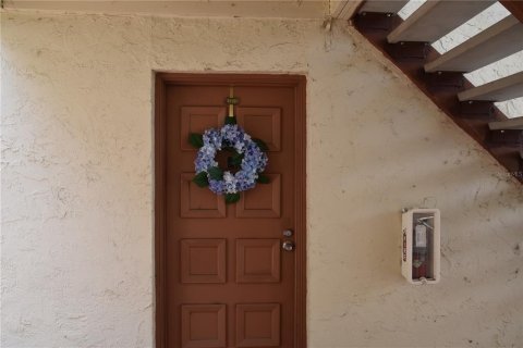 Снять в аренду кондоминиум в Альтамонте-Спрингс, Флорида 6 комнат, 93.09м2, № 1916804 - фото 1