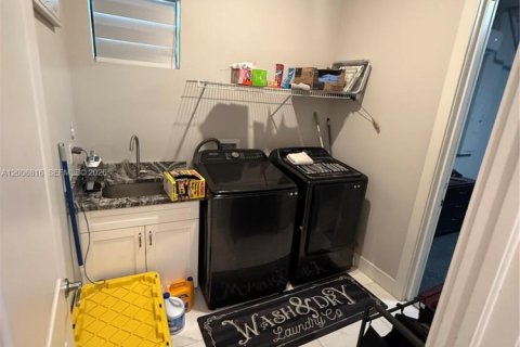 Casa en venta en Naples, Florida, 3 dormitorios № 2074467 - foto 18