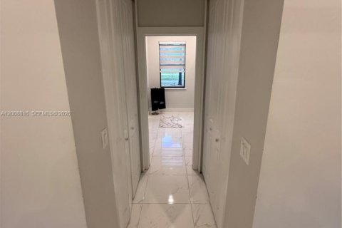 Casa en venta en Naples, Florida, 3 dormitorios № 2074467 - foto 11