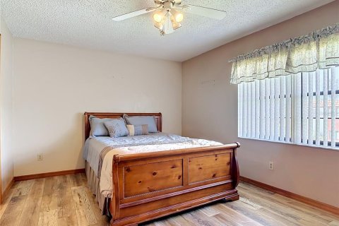 Condo in South Daytona, Florida, 3 bedrooms № 2167019 - photo 20
