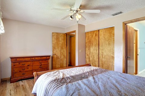 Condo in South Daytona, Florida, 3 bedrooms № 2167019 - photo 22