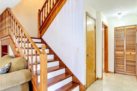 Condo in South Daytona, Florida, 3 bedrooms № 2167019 - photo 8