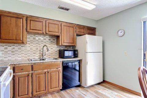 Condo in South Daytona, Florida, 3 bedrooms № 2167019 - photo 10