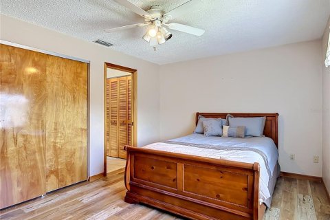 Condo in South Daytona, Florida, 3 bedrooms № 2167019 - photo 21