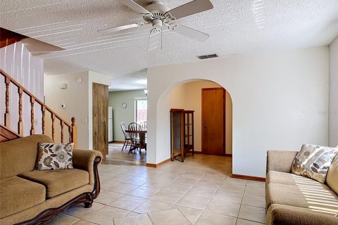 Condo in South Daytona, Florida, 3 bedrooms № 2167019 - photo 7