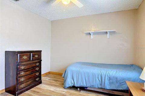 Condo in South Daytona, Florida, 3 bedrooms № 2167019 - photo 25