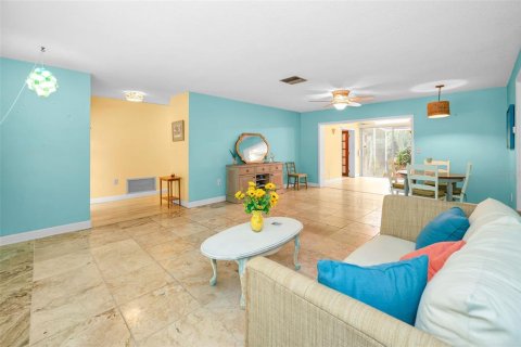 House in Clearwater, Florida 2 bedrooms, 125.14 sq.m. № 1686735 - photo 20