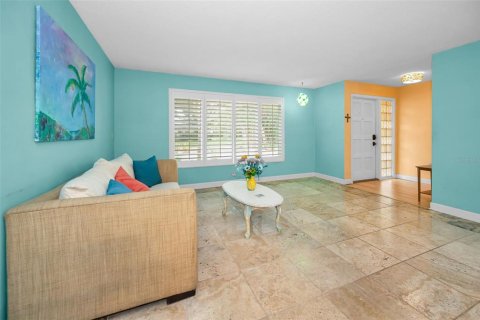 House in Clearwater, Florida 2 bedrooms, 125.14 sq.m. № 1686735 - photo 19