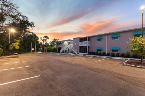 Propiedad comercial en venta en Bradenton, Florida, 1437.76 m2 № 2424145 - foto 4