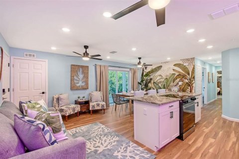 Propiedad comercial en venta en Bradenton, Florida, 1437.76 m2 № 2424145 - foto 9