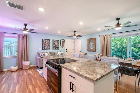 Propiedad comercial en venta en Bradenton, Florida, 1437.76 m2 № 2424145 - foto 13