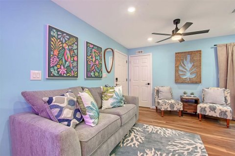 Propiedad comercial en venta en Bradenton, Florida, 1437.76 m2 № 2424145 - foto 10