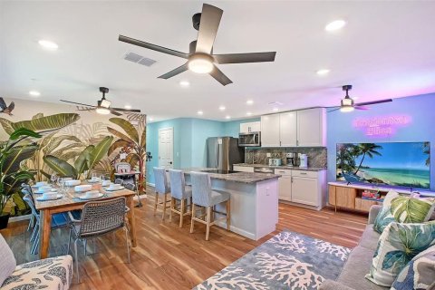 Propiedad comercial en venta en Bradenton, Florida, 1437.76 m2 № 2424145 - foto 11