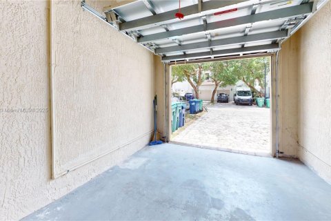Touwnhouse à louer à Miami, Floride: 3 chambres, 161.65 m2 № 1920588 - photo 29