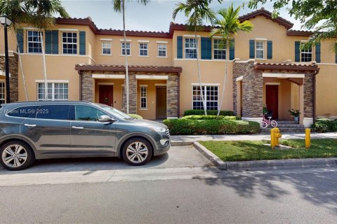 Touwnhouse à louer à Miami, Floride: 3 chambres, 161.65 m2 № 1920588 - photo 1