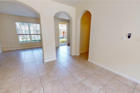 Touwnhouse à louer à Miami, Floride: 3 chambres, 161.65 m2 № 1920588 - photo 10