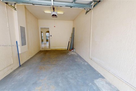Touwnhouse à louer à Miami, Floride: 3 chambres, 161.65 m2 № 1920588 - photo 28