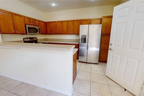Touwnhouse à louer à Miami, Floride: 3 chambres, 161.65 m2 № 1920588 - photo 21