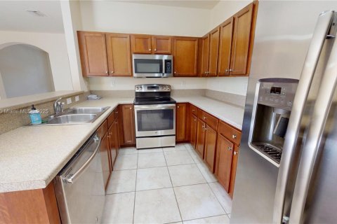 Touwnhouse à louer à Miami, Floride: 3 chambres, 161.65 m2 № 1920588 - photo 24