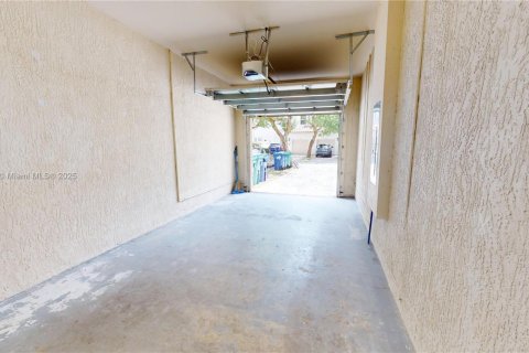 Touwnhouse à louer à Miami, Floride: 3 chambres, 161.65 m2 № 1920588 - photo 27