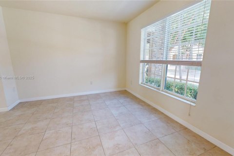 Touwnhouse à louer à Miami, Floride: 3 chambres, 161.65 m2 № 1920588 - photo 8