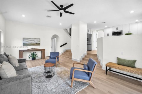 Villa ou maison à vendre à Doral, Floride: 4 chambres, 222.97 m2 № 2059635 - photo 7